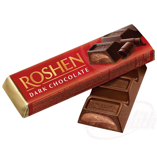 Barre chocolatée fourrée à la crème de cacao ROCHEN (43 %). Contient de lalcool. "Batonchik" Батончик из шоколада с шоколадной начинкой арахисом